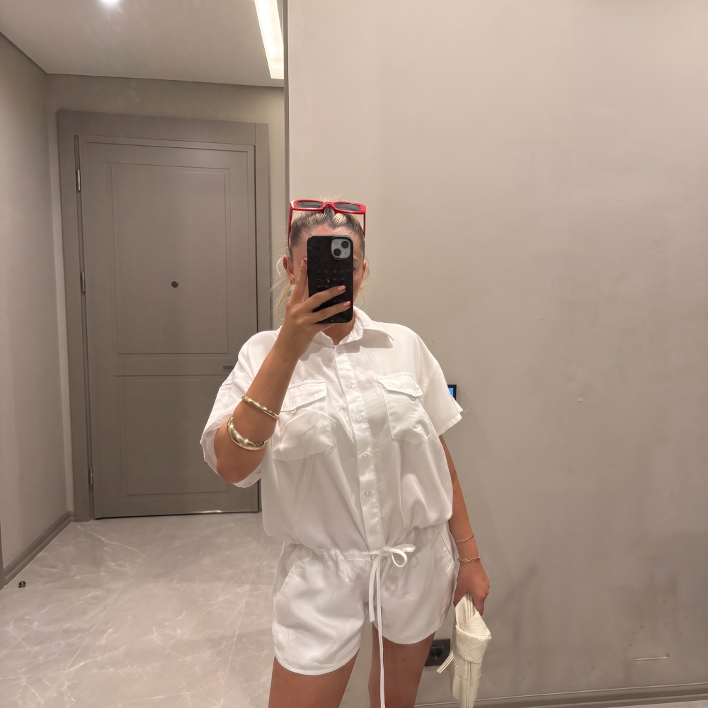 Beyaz Şortlu Gömlek Tulum ön görünüm