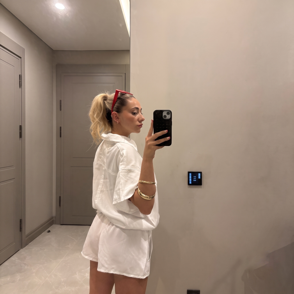 Beyaz Şortlu Gömlek Tulum yan görünüm